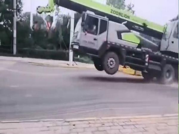 孟州吊车出租(罗湖区正规30t吊车出租)