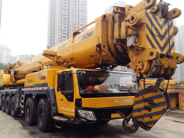长宁区吊车出租(中联新款十二吨吊车)