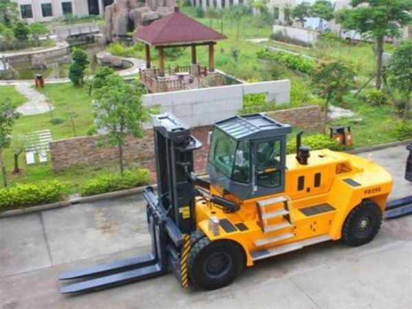 广附近租赁叉车厂（广州叉车出租）