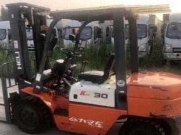 什么证可以开铲车和叉车（铲车证可以开叉车吗）