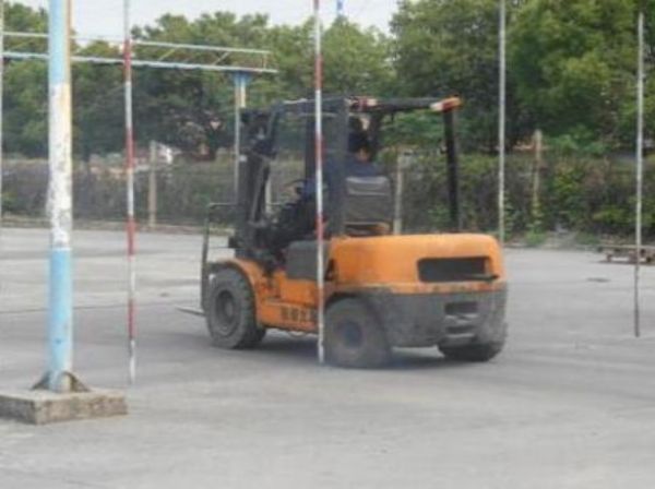 四会2吨叉车出租（东四环叉车出租）