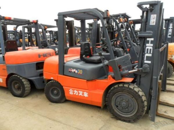 叉车的配重系数怎么看（叉车的配重系数怎么看的）