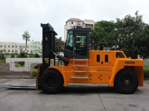 松专业叉车租赁价钱多少（叉车租赁出租）