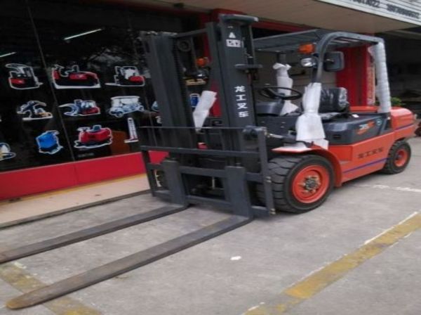 柴油叉车设计方案公司（叉车技术方案）