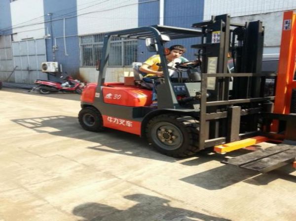 叉车人员岗位责任制（叉车岗位安全责任制）