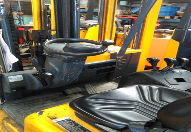 叉车证是不是每年还得年审（叉车证每年都要年审吗?）