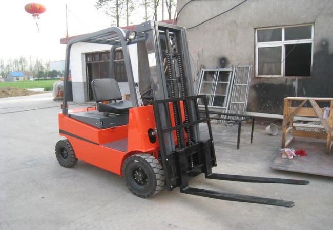 h60叉车视频（叉车小视频）