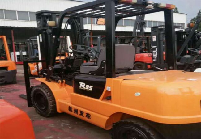 辽宁多功能越野叉车价格（合力35吨越野叉车价格）