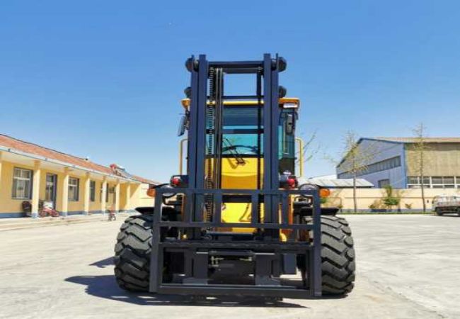 咸宁轻型叉车生产厂商地址（咸宁卡车吊具）