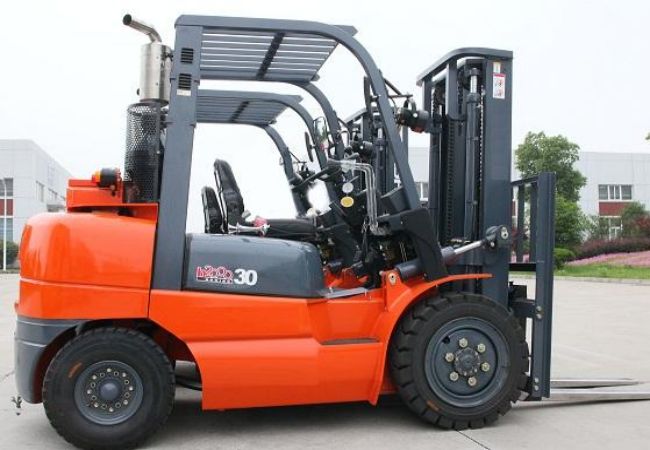 舟山电瓶叉车怎么租赁（茶山叉车租用电话）