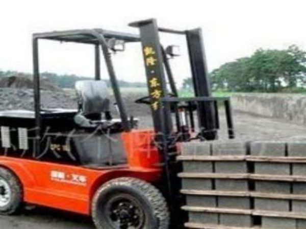 泰42吨叉车厂家地址(泰安叉车生产厂家有哪些)