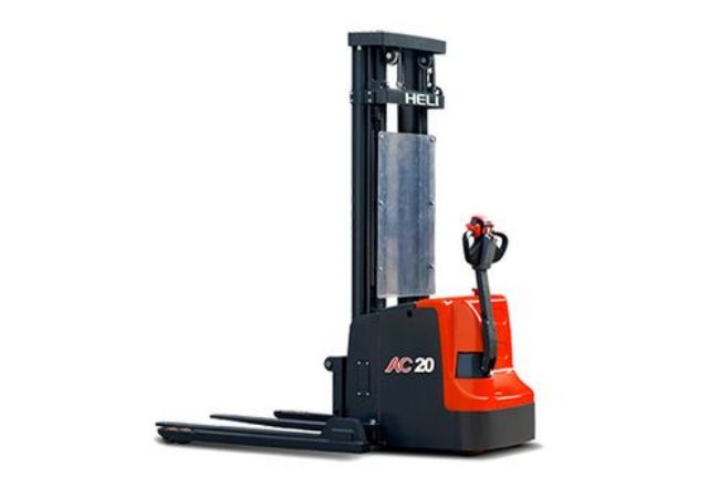 济源山东四驱越野叉车出租(山东越野叉车四吨的多少钱一台)