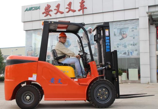 义马合力防爆叉车咨询电话(义乌合力叉车经销处)