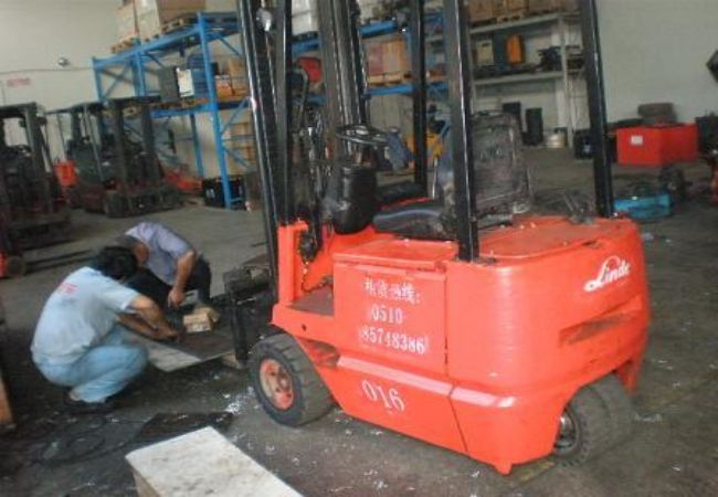 叉车橡胶轮pu轮哪个好（拉车橡胶轮和pu轮哪个好）