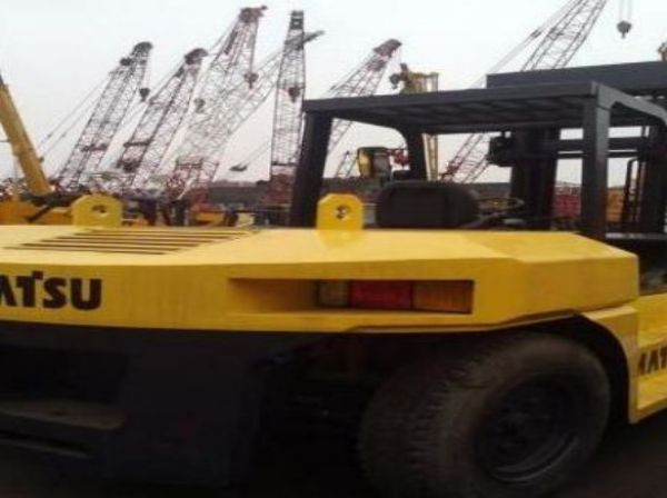 电动叉车安全检查（电动叉车安全检查记录表）