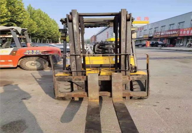 库房电动叉车厂家（冷库专用叉车厂家）