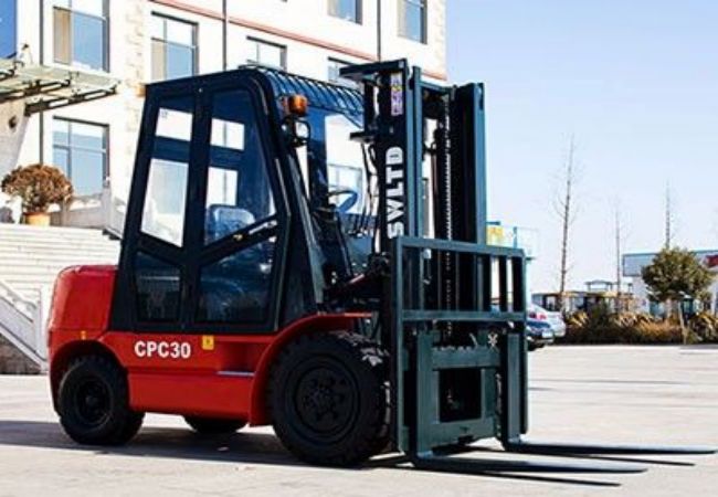 广进口电瓶叉车电池公司（广东电动叉车厂家）