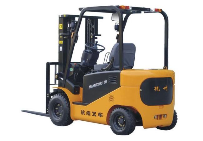 叉车和小汽车哪个好考（叉车和小汽车哪个好考些）