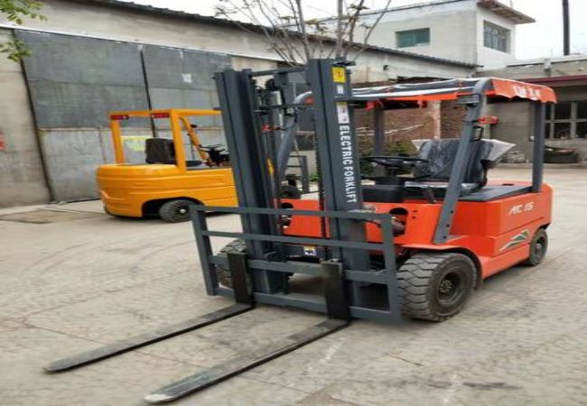 叉车证能查到哪些信息（叉车证在哪里可以查）