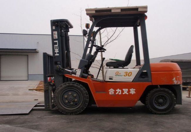 连云港叉车电瓶哪家好（电动叉车哪家厂家好?）