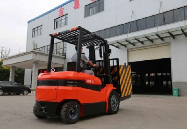 电动叉车的驱动原理是什么（叉车的驱动方式）