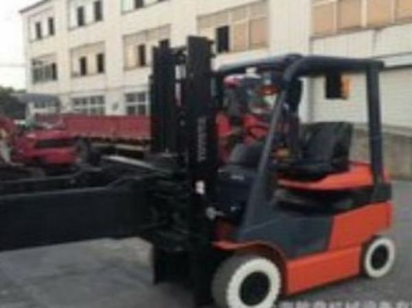 云南电动锂电叉车排名（电动叉车知名品牌）