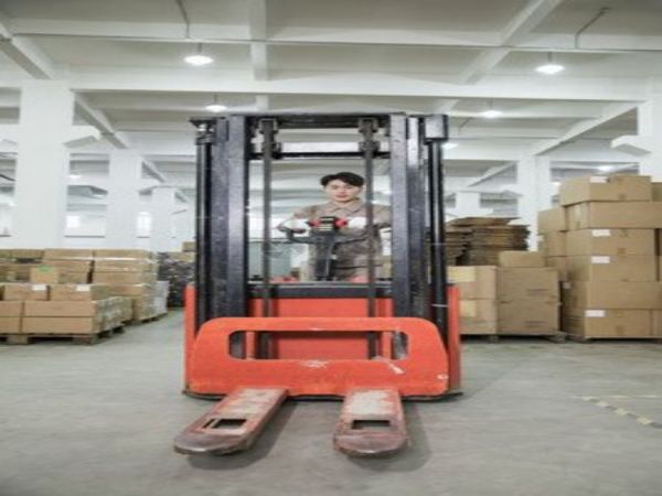 荆叉车轮辋厂家定制（叉车轮胎生产厂家）