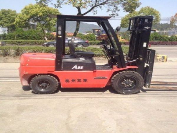 厚街招聘叉车司机(东莞招聘叉车司机招聘信息)