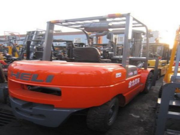 喀什电动叉车租赁咨询电话（喀什电动叉车租赁咨询电话是多少）