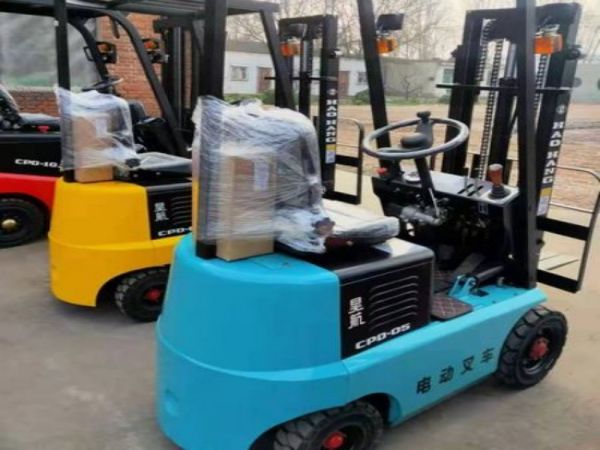 大沥本地10吨叉车出租（佛山大沥叉车出租）