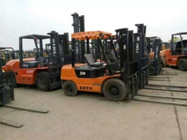 嘉定手动叉车租赁单位地址(嘉定叉车工招聘信息)