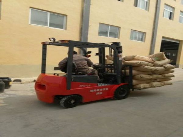 怎样让叉车的叉子更醒目（叉车进叉位置示标志）