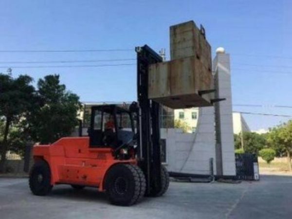 威四川叉车培训（叉车培训成都）