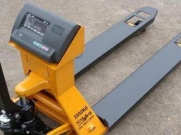 怀柔多功能电动叉车价格（便携式电动叉车多少钱）